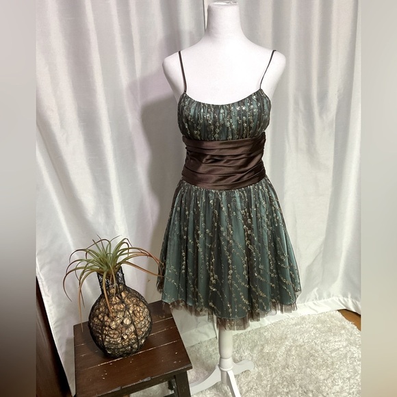 Morgan & Co. Dresses & Skirts - Morgan & Co. Vintage Y2K Formal Dress